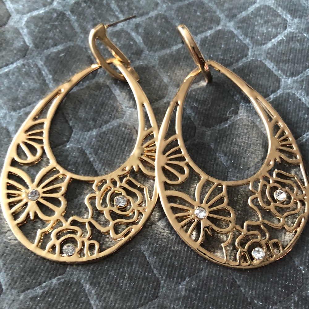 💫🆕💫”Natural Beauty” Floral Butterfly Earrings💫